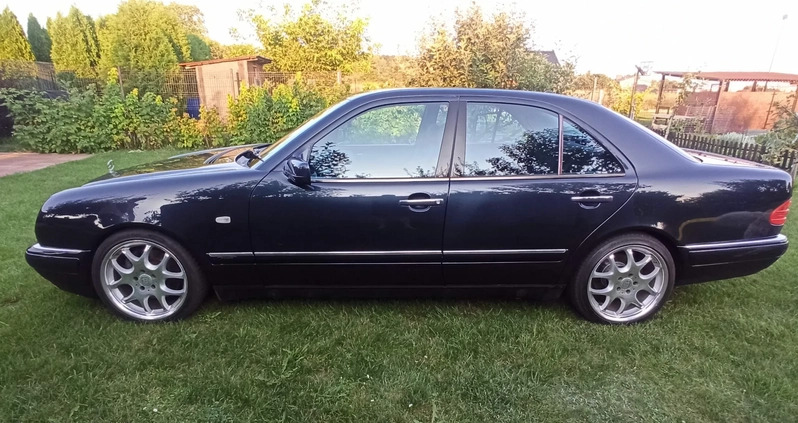 Mercedes-Benz Klasa E cena 29990 przebieg: 256352, rok produkcji 1998 z Jastrzębie-Zdrój małe 277